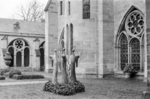 Compressed 7ea7d29f868a7880 0-27