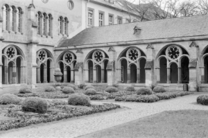 Compressed aa52359c07de3aa4 0-28