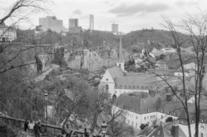 Compressed b7a2cf47ee003c24 0-10