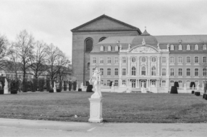 Compressed c8b45f78b0218dc3 0-38